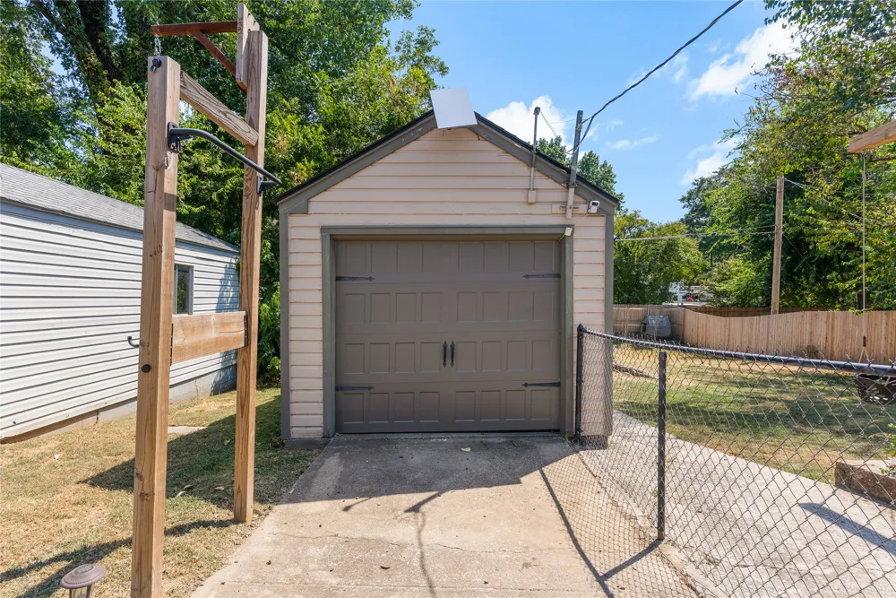 2239 S Oswego Avenue Tulsa, OK 74114