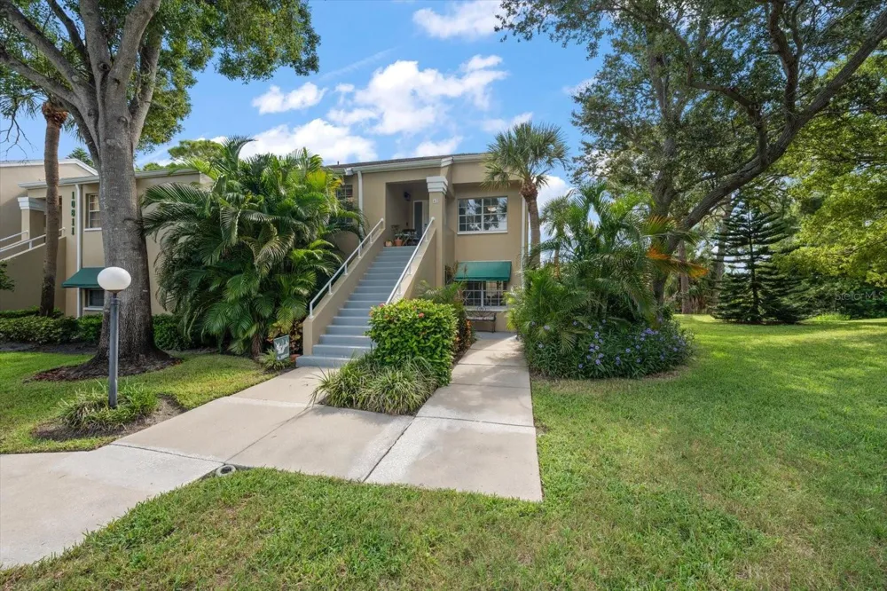 10811 INDIAN HILLS COURT #42 Seminole, FL 33777