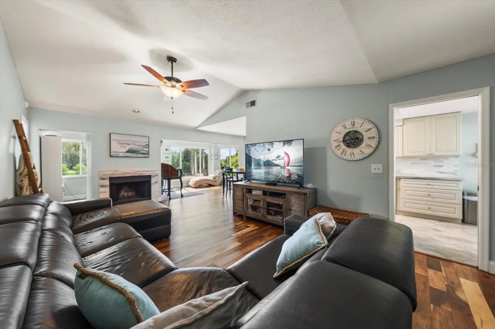 10811 INDIAN HILLS COURT #42 Seminole, FL 33777
