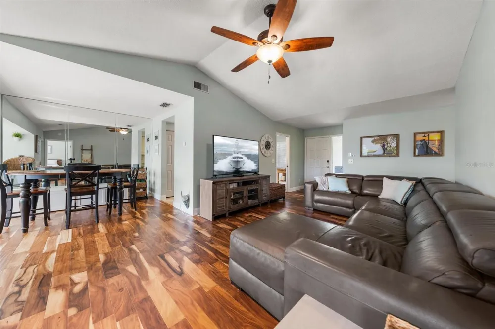 10811 INDIAN HILLS COURT #42 Seminole, FL 33777