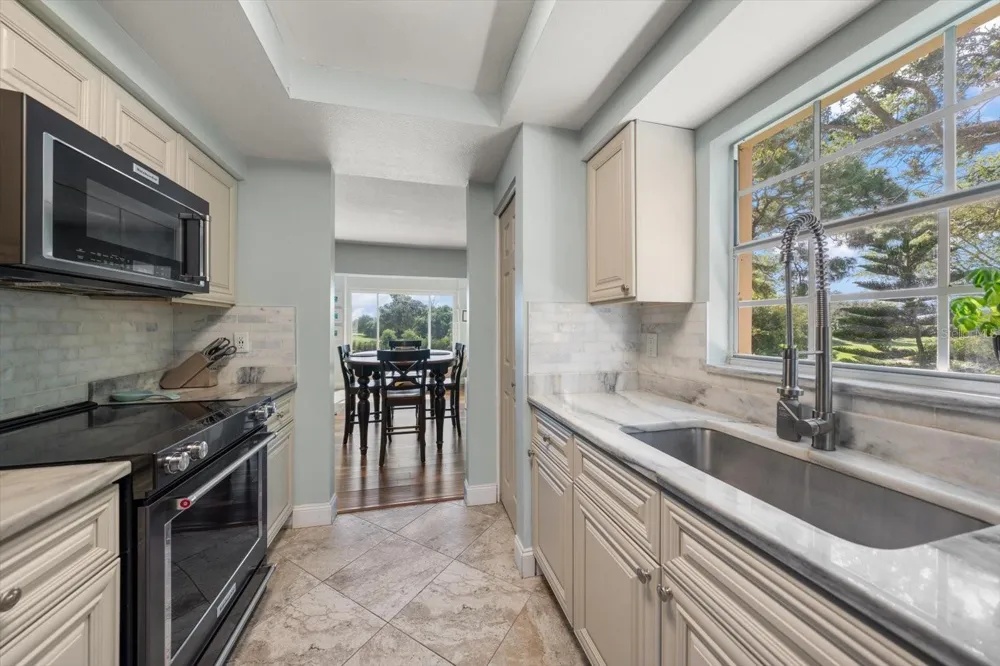 10811 INDIAN HILLS COURT #42 Seminole, FL 33777