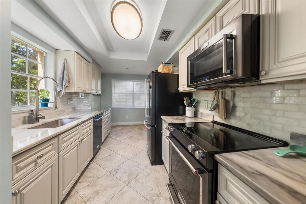 10811 INDIAN HILLS COURT #42 Seminole, FL 33777