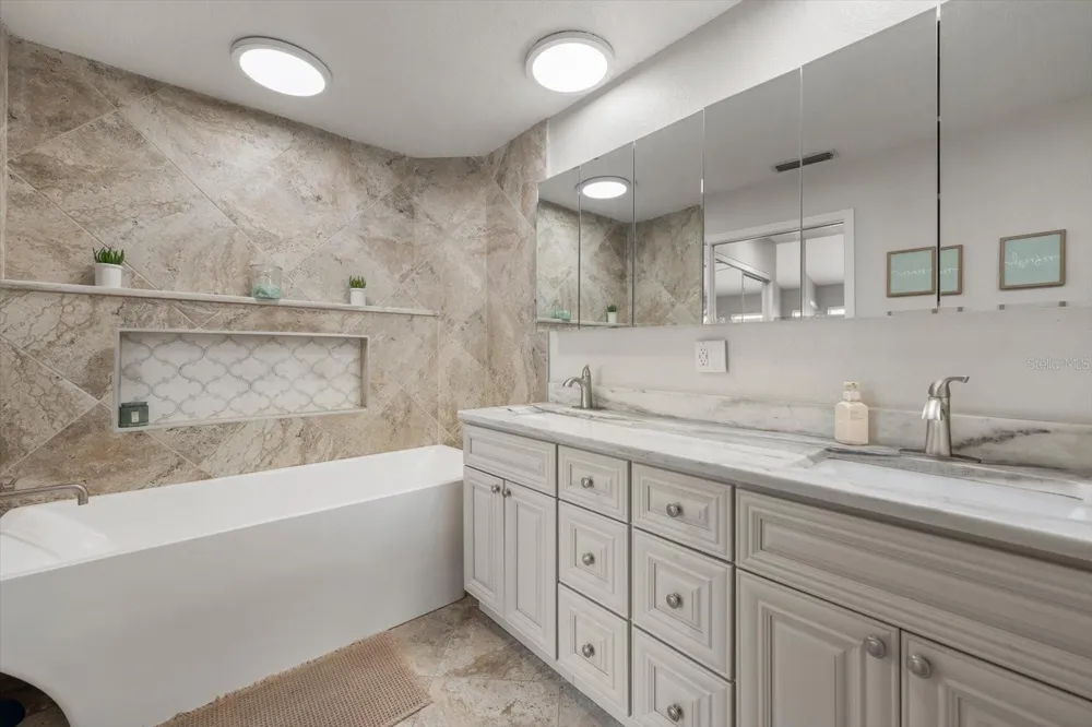 10811 INDIAN HILLS COURT #42 Seminole, FL 33777