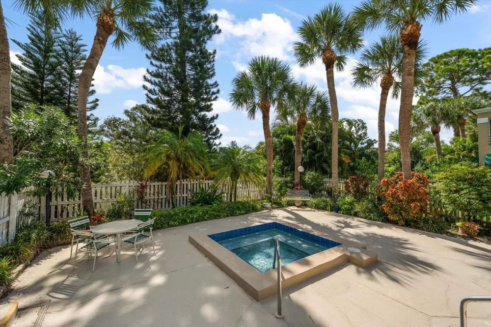 10811 INDIAN HILLS COURT #42 Seminole, FL 33777