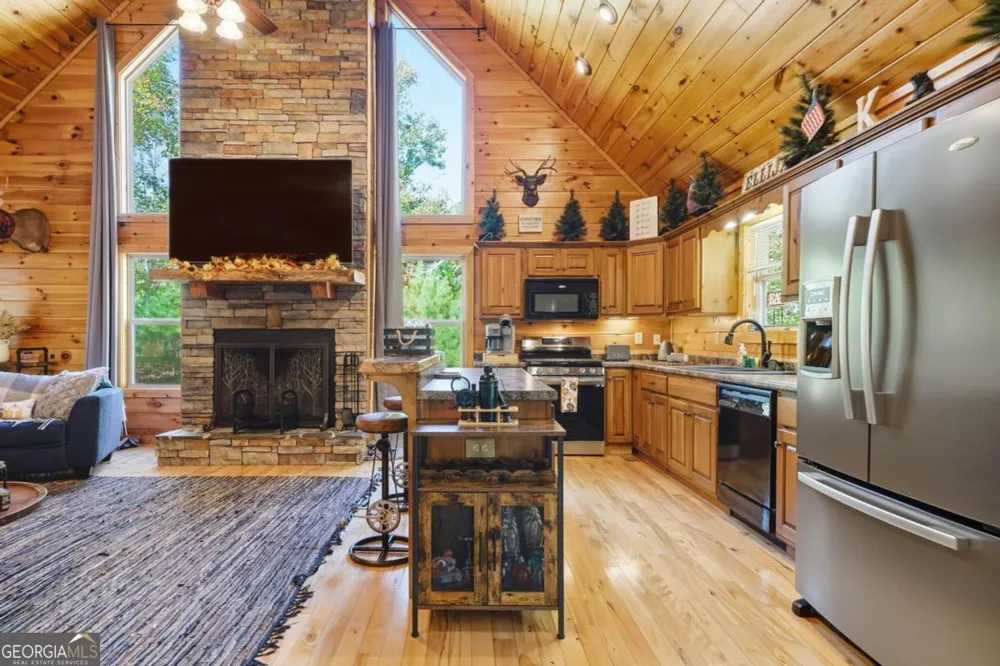 441 Carlisle DR Ellijay, GA 30540