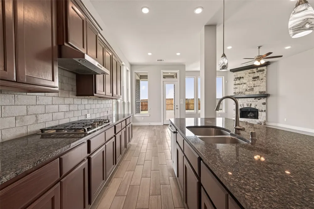 2619 Lilac Point Lane Brookshire, TX 77423