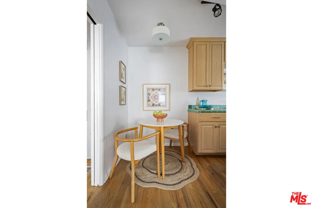 122 Thornton Place Venice, CA 90291