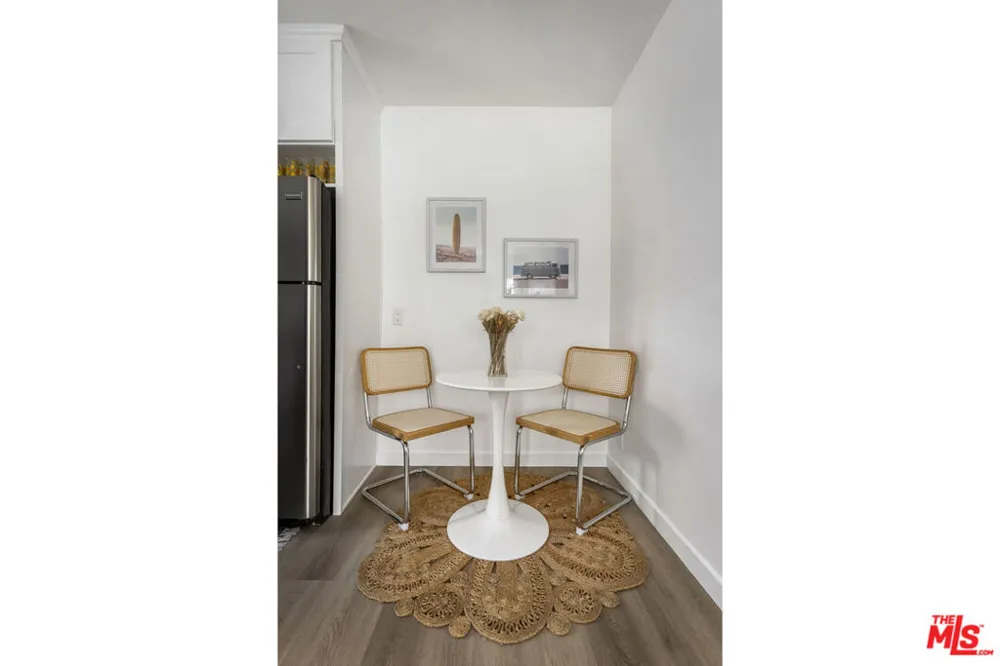 122 Thornton Place Venice, CA 90291