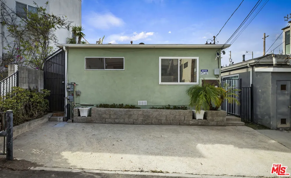 122 Thornton Place Venice, CA 90291