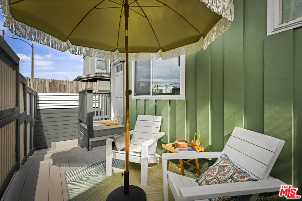 122 Thornton Place Venice, CA 90291