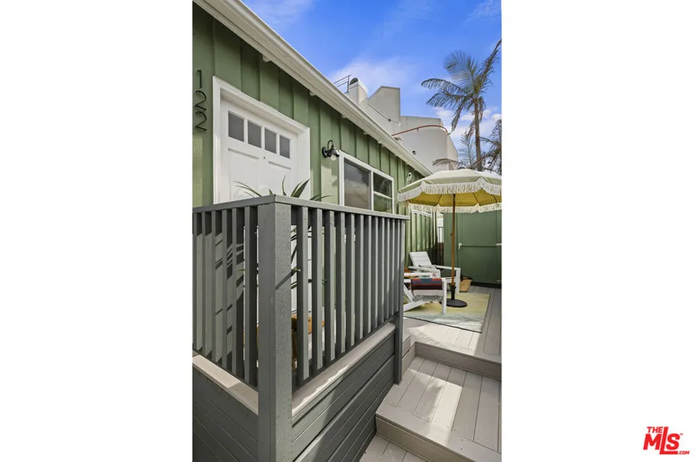 122 Thornton Place Venice, CA 90291