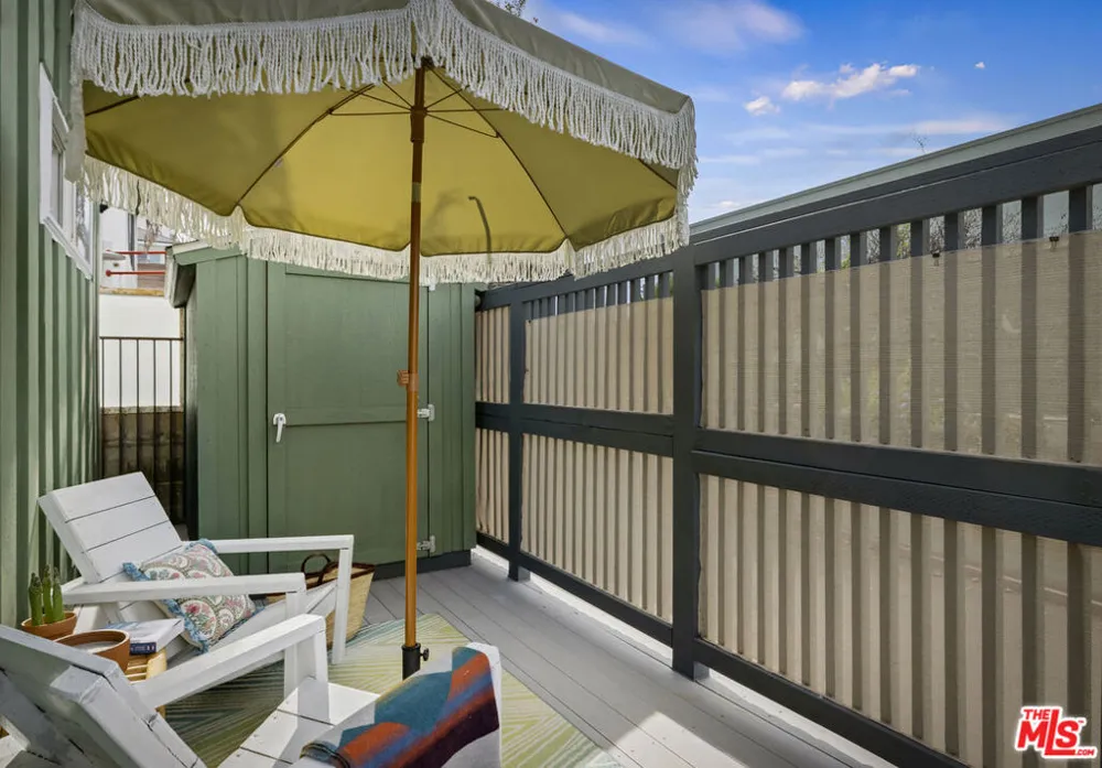 122 Thornton Place Venice, CA 90291