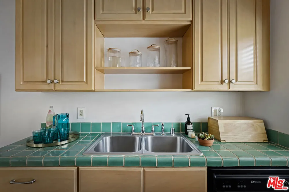 122 Thornton Place Venice, CA 90291