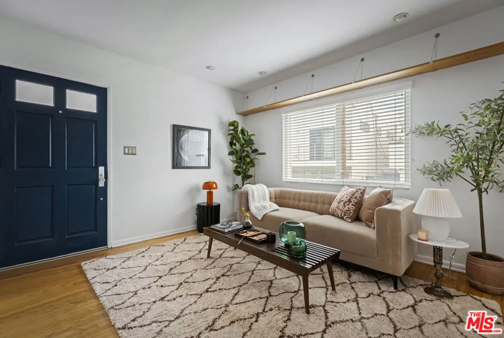 122 Thornton Place Venice, CA 90291