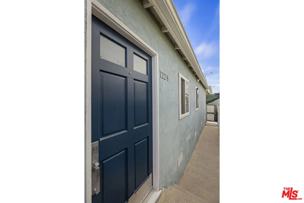 122 Thornton Place Venice, CA 90291