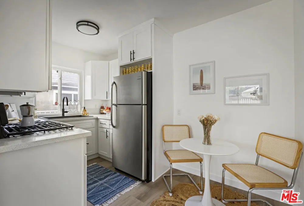 122 Thornton Place Venice, CA 90291