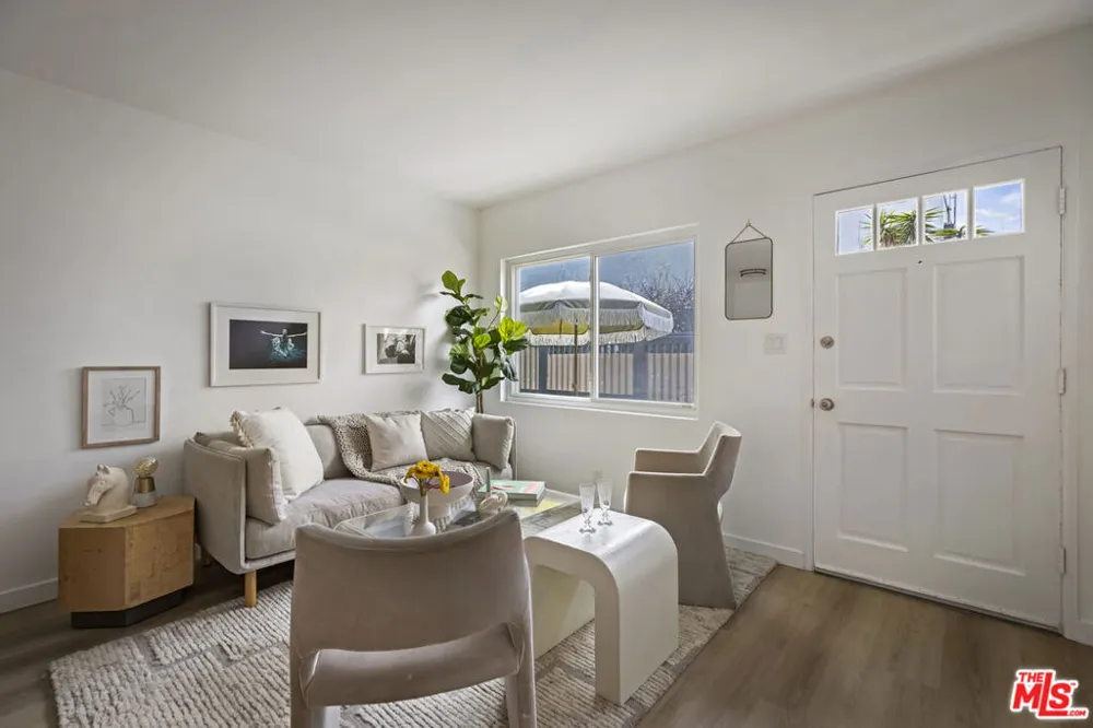 122 Thornton Place Venice, CA 90291