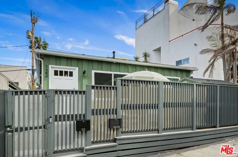 122 Thornton Place Venice, CA 90291