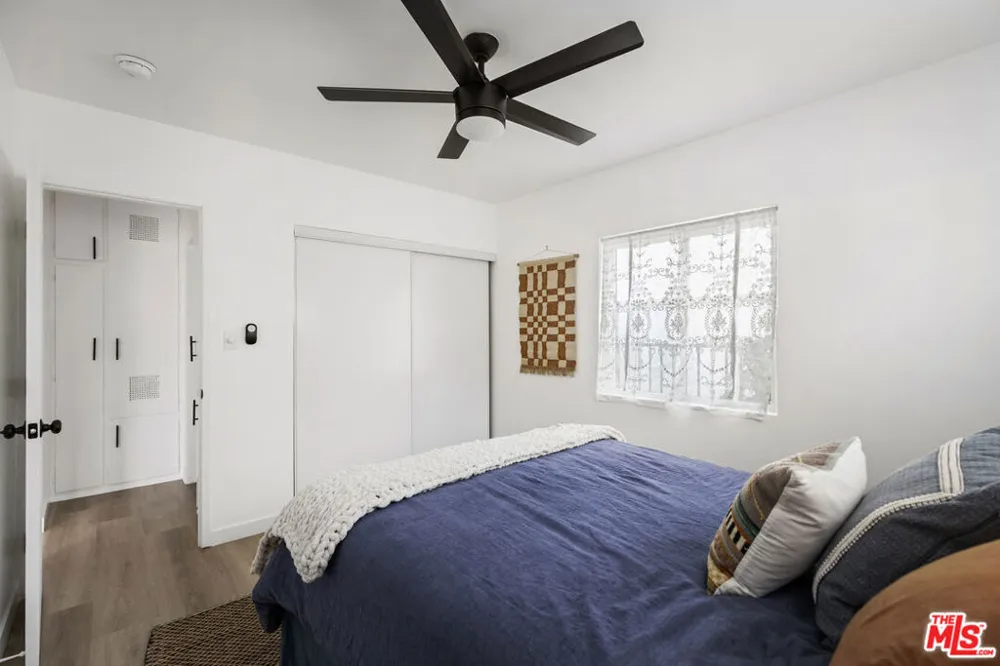 122 Thornton Place Venice, CA 90291