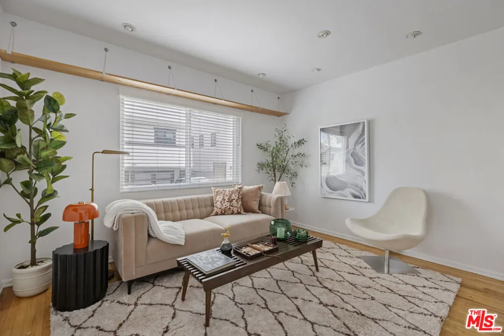 122 Thornton Place Venice, CA 90291