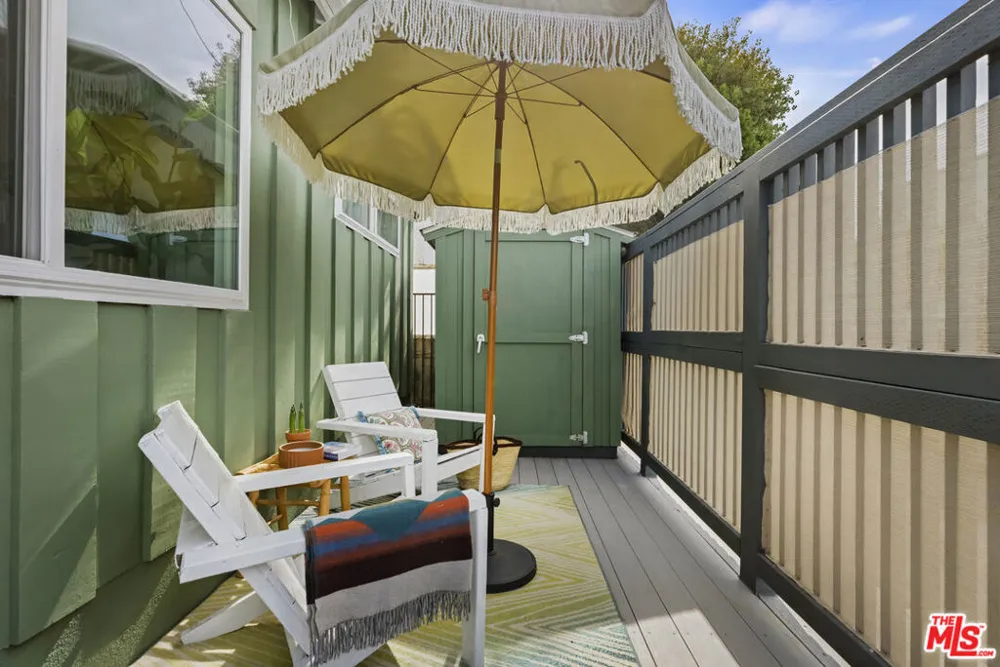 122 Thornton Place Venice, CA 90291