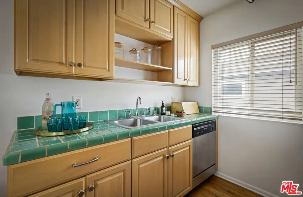 122 Thornton Place Venice, CA 90291