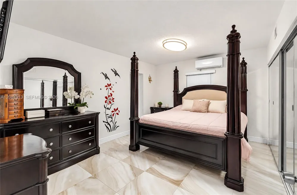735 NW 129th St North Miami, FL 33168