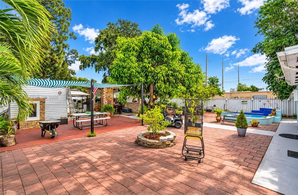 735 NW 129th St North Miami, FL 33168