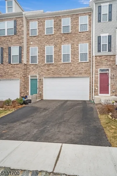 8 Swackhammer Way Mount Olive, NJ 07828