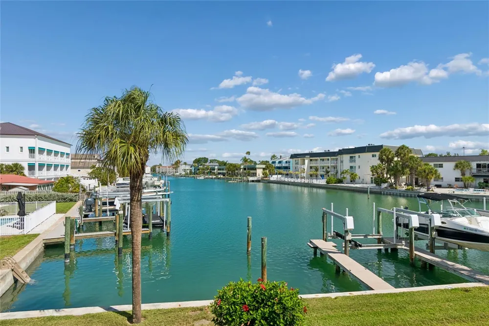152 117TH AVENUE Treasure Island, FL 33706