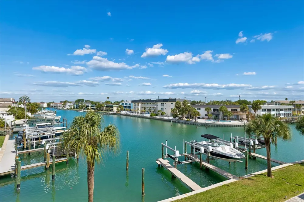 152 117TH AVENUE Treasure Island, FL 33706