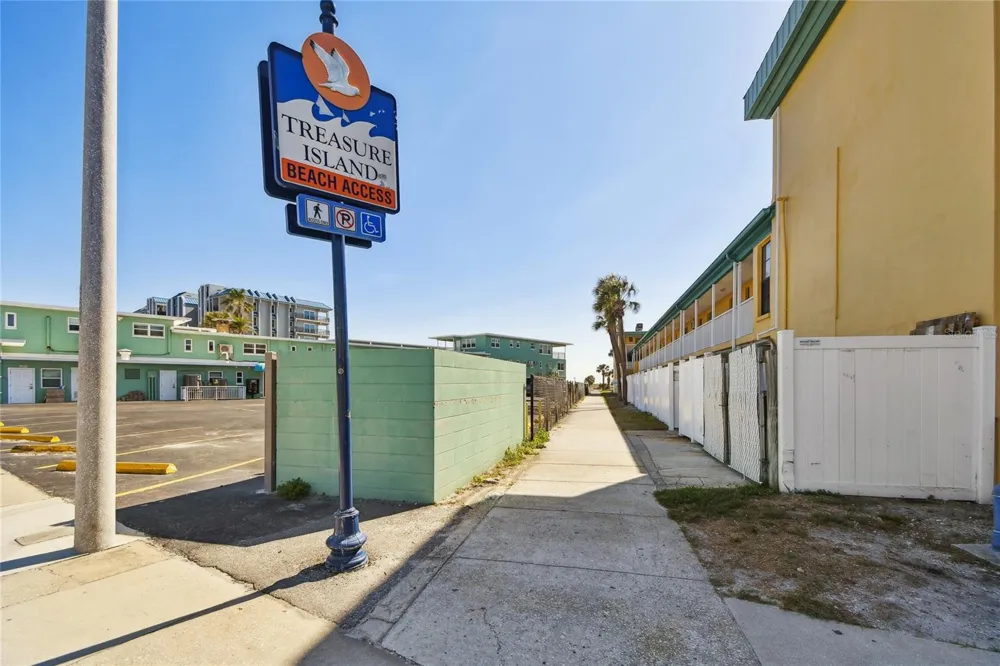 152 117TH AVENUE Treasure Island, FL 33706