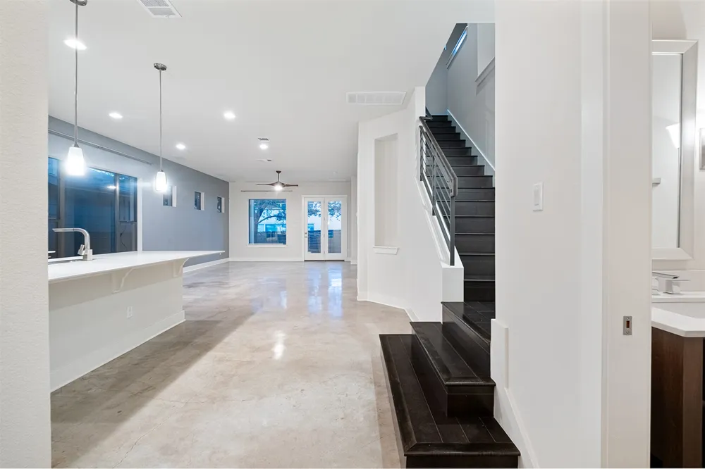 904 Freewater Lane Austin, TX 78704