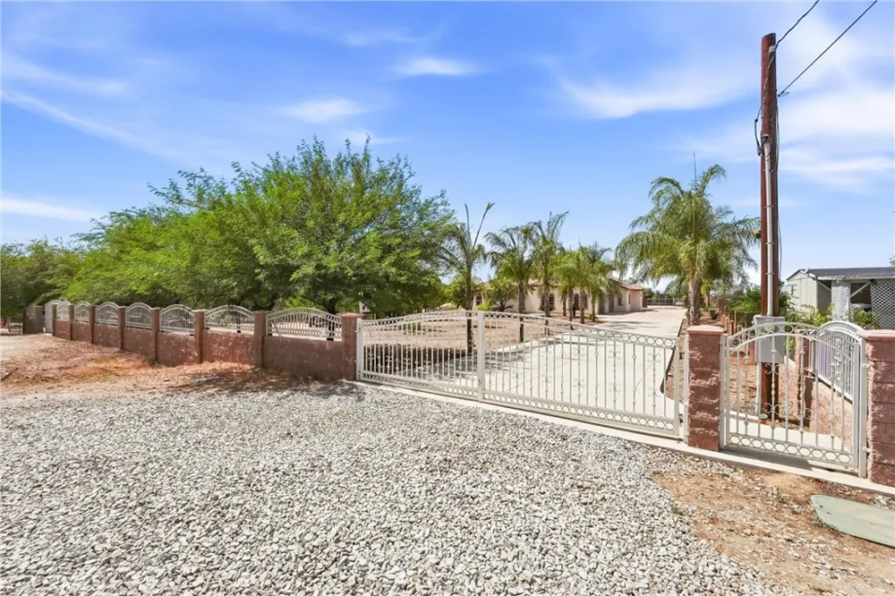 19373 Day St Perris, CA 92570