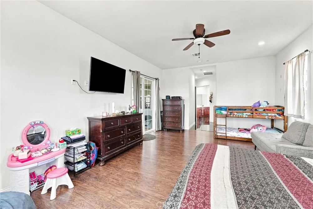 19373 Day St Perris, CA 92570