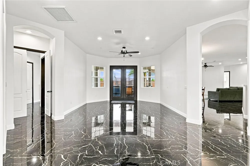19373 Day St Perris, CA 92570