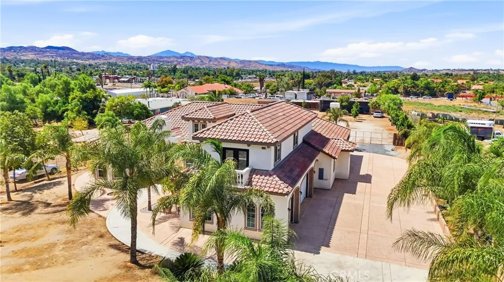19373 Day St Perris, CA 92570