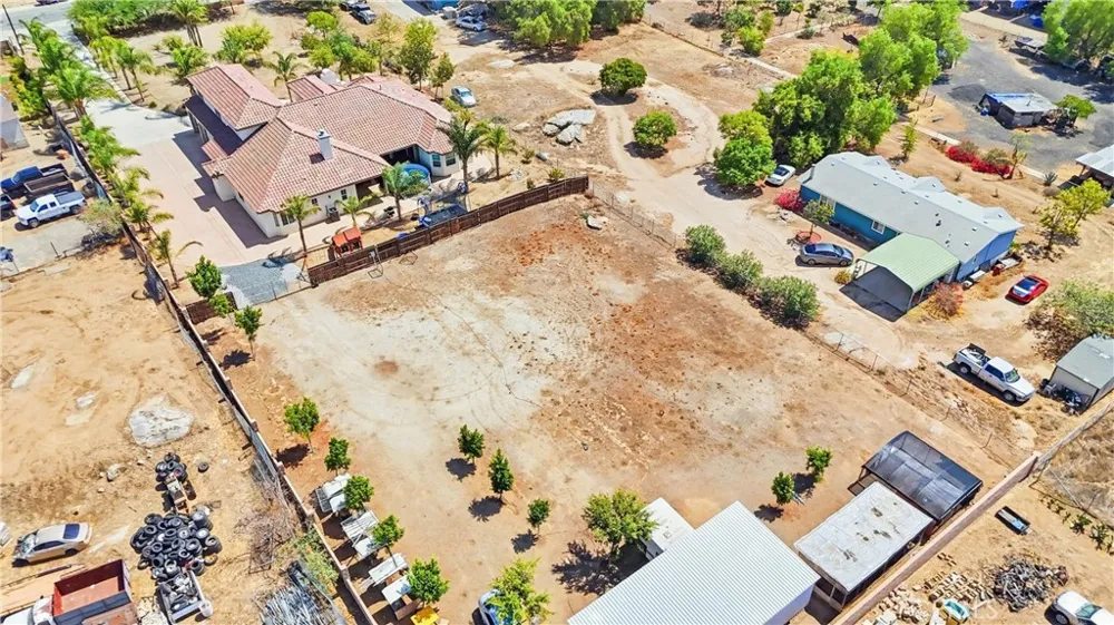 19373 Day St Perris, CA 92570