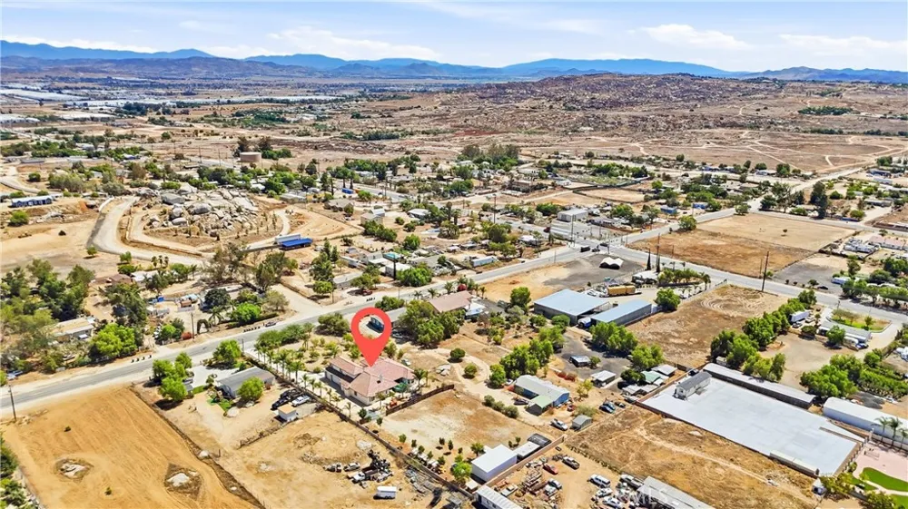 19373 Day St Perris, CA 92570