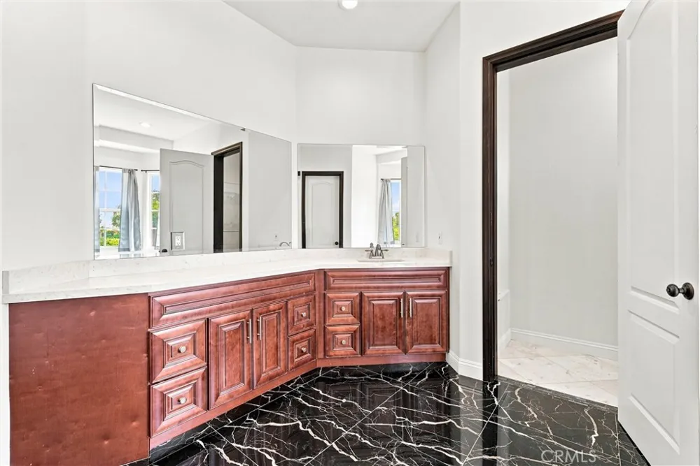 19373 Day St Perris, CA 92570