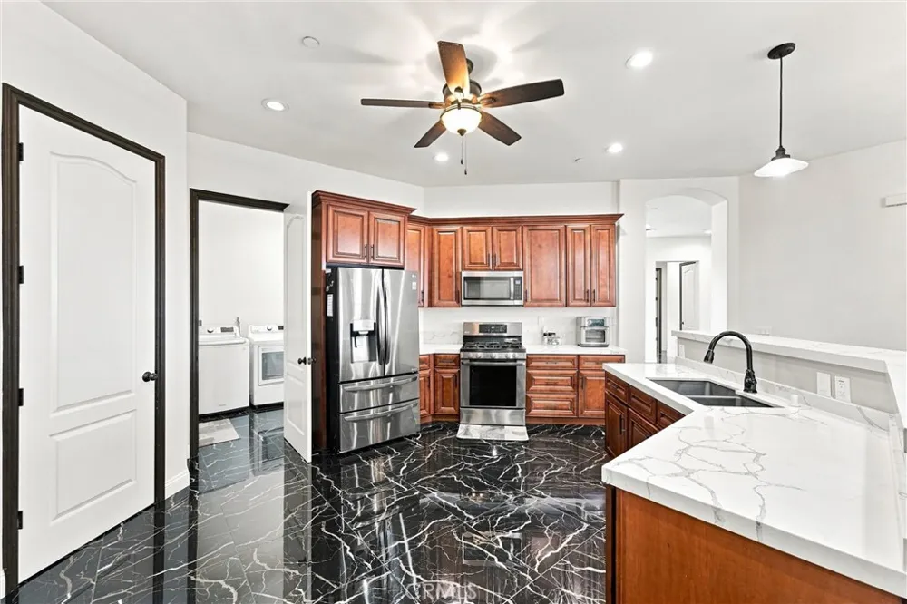19373 Day St Perris, CA 92570
