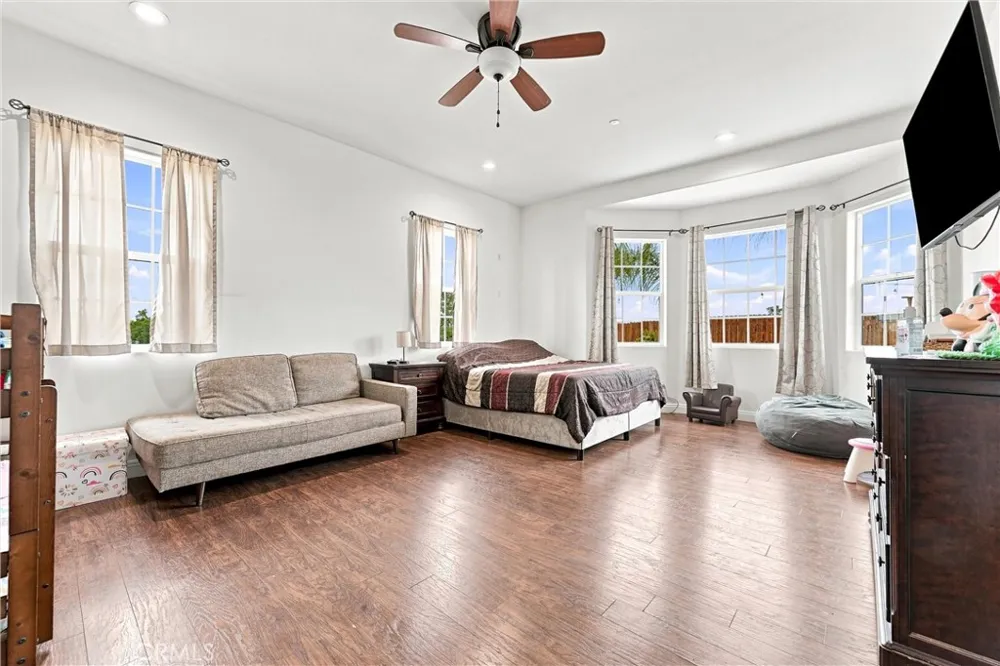 19373 Day St Perris, CA 92570