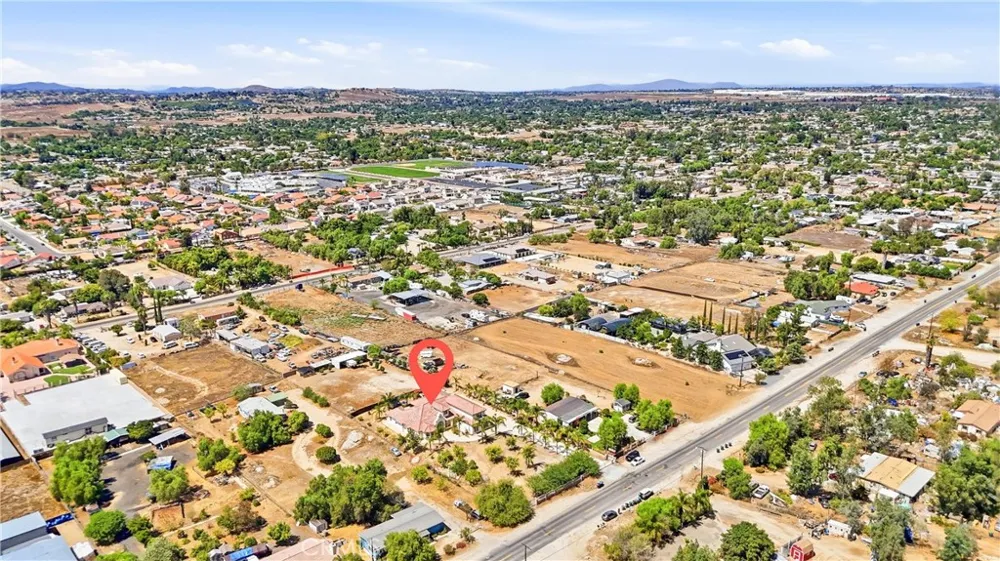 19373 Day St Perris, CA 92570