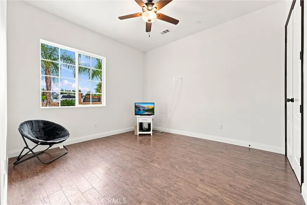 19373 Day St Perris, CA 92570