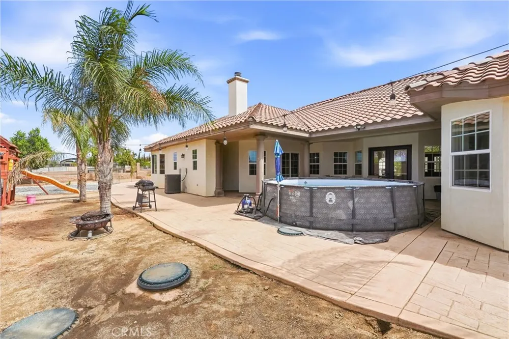 19373 Day St Perris, CA 92570