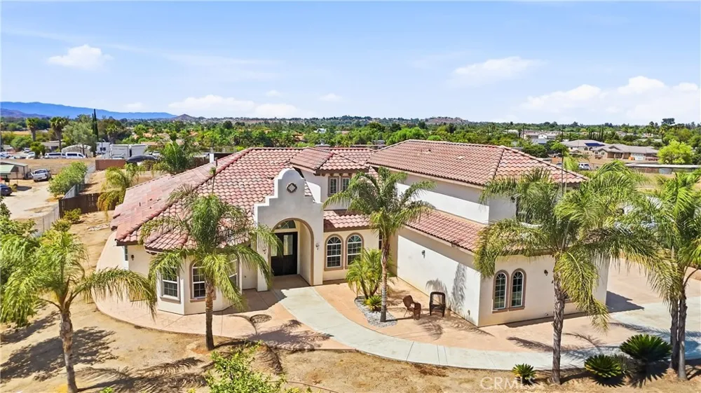 19373 Day St Perris, CA 92570