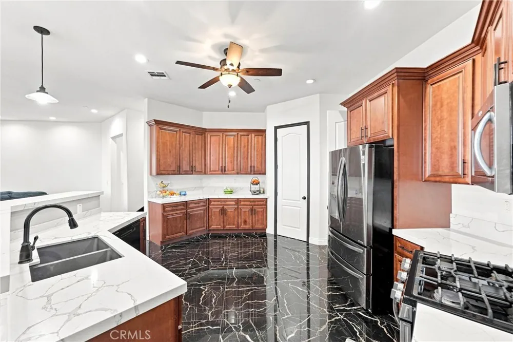 19373 Day St Perris, CA 92570