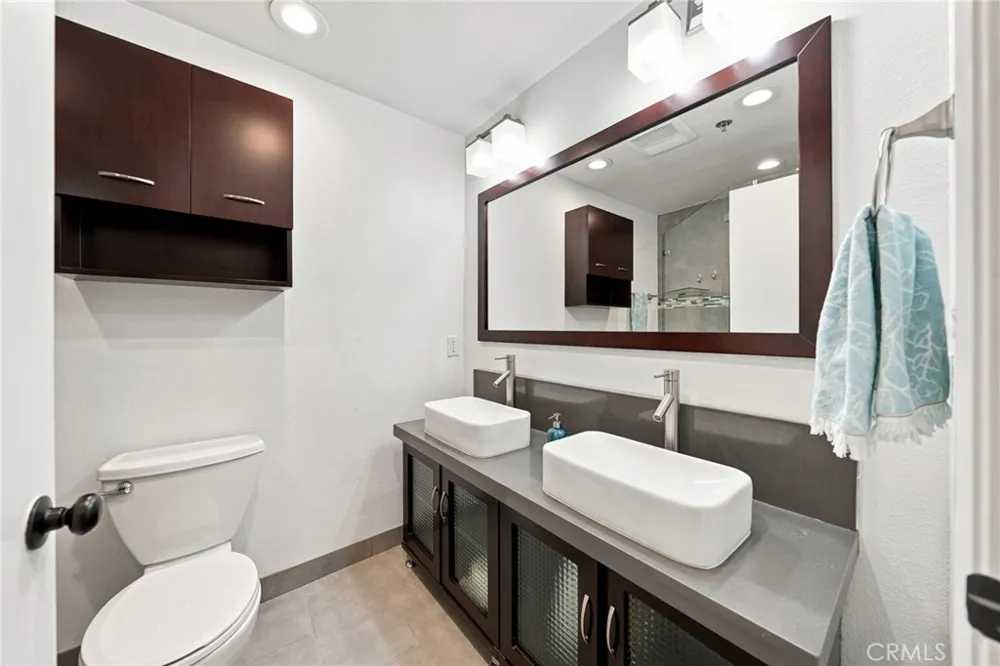 2222 Beachwood Drive #105 Los Angeles, CA 90068