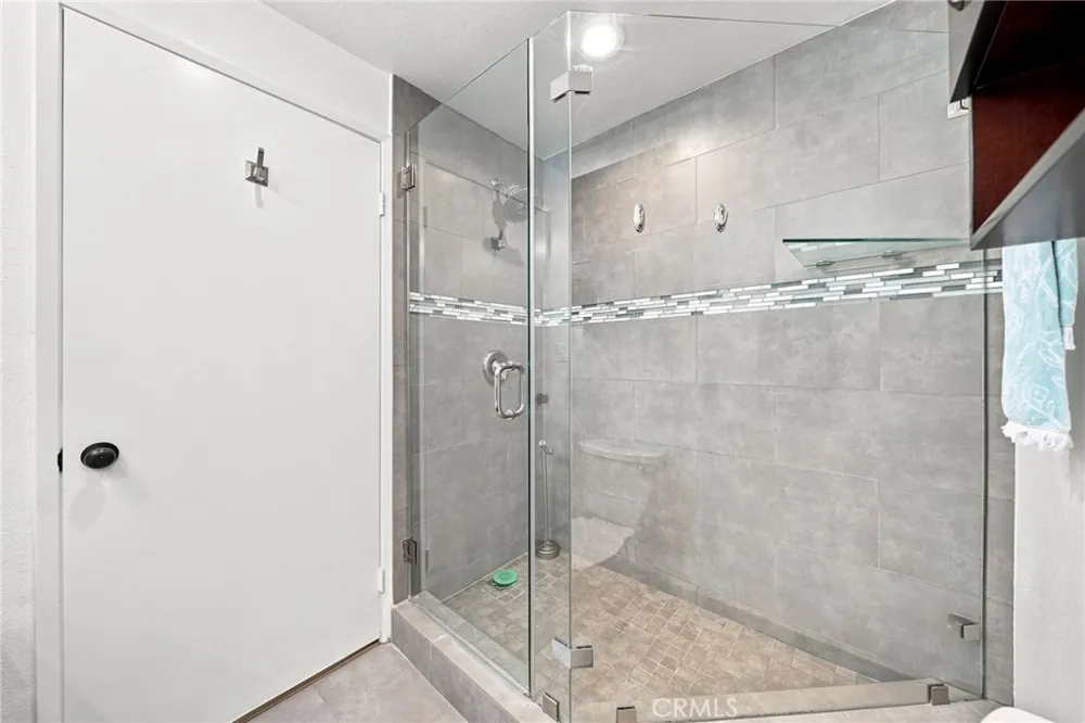 2222 Beachwood Drive #105 Los Angeles, CA 90068