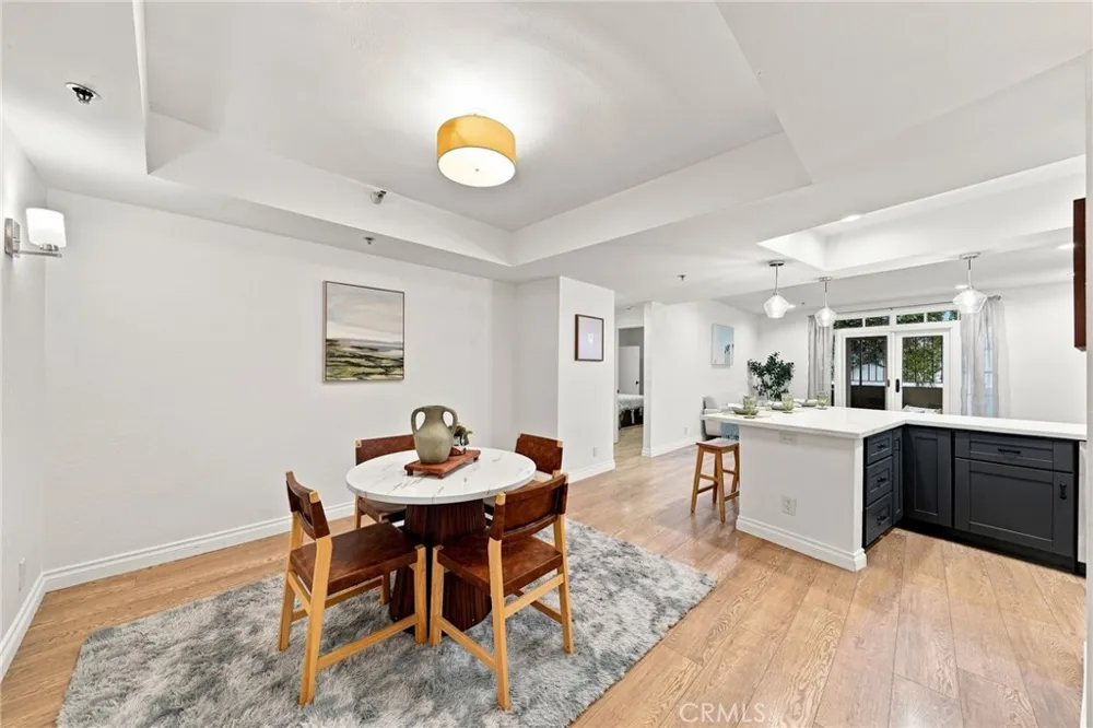 2222 Beachwood Drive #105 Los Angeles, CA 90068